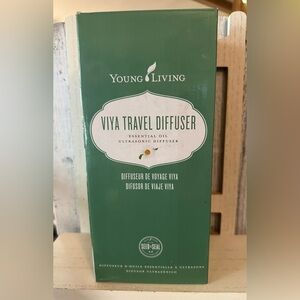 Young Living Viya Essential Oil Ultrasonic Travel Diffuser, New Open Box